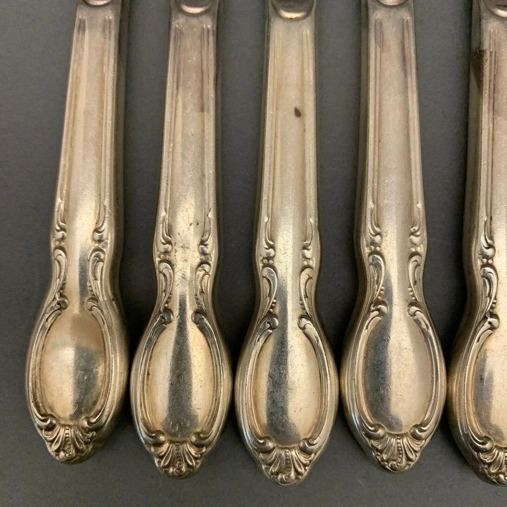Wm.‎ Rogers International Silver Precious Mirror Silver-plate Knives Lot of 8